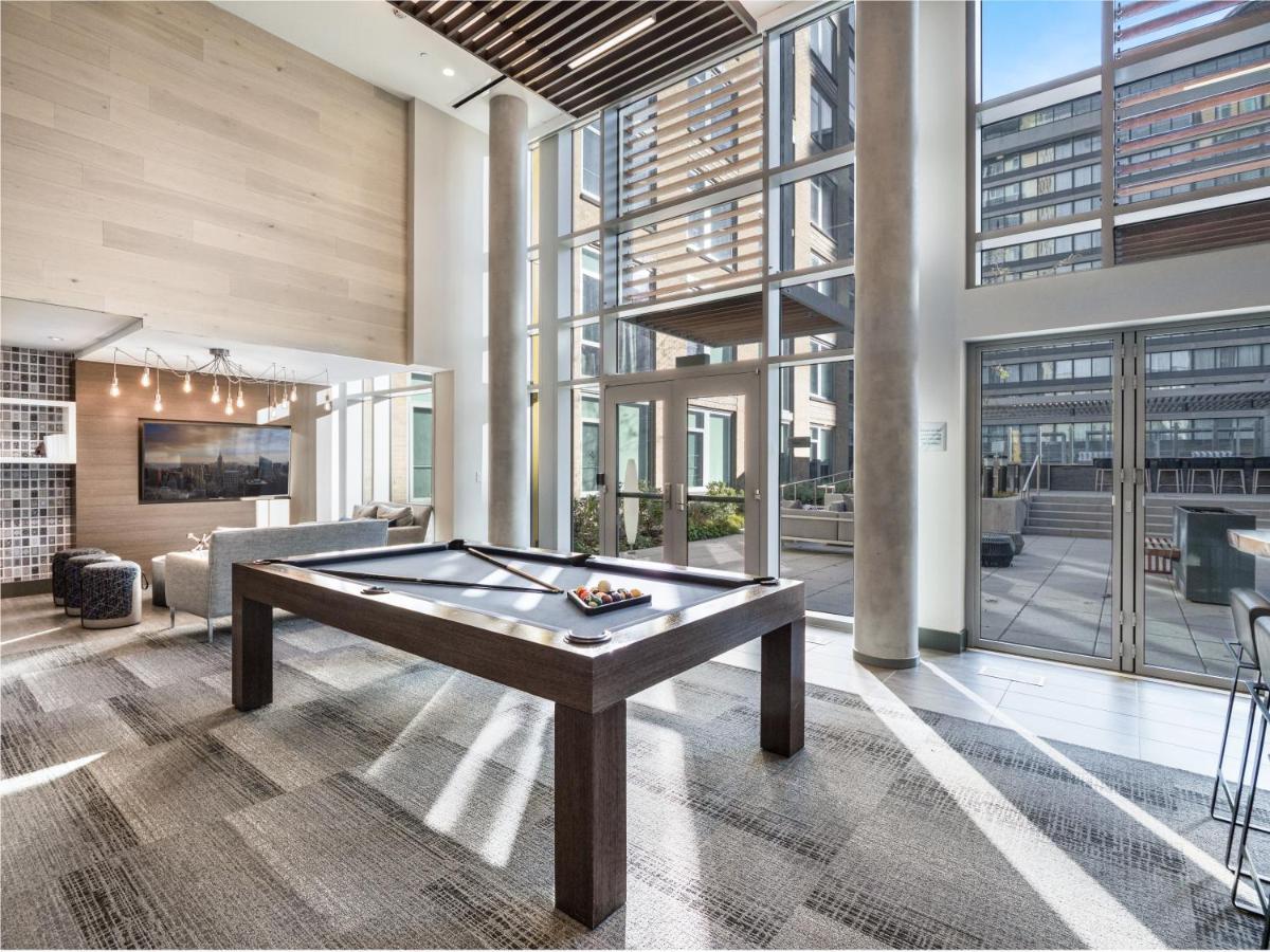 Global Luxury Suites Crystal City Arlington Extérieur photo