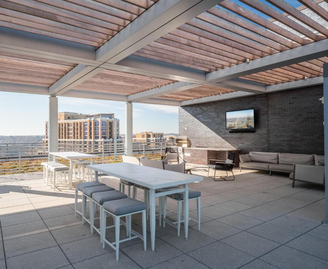 Global Luxury Suites Crystal City Arlington Extérieur photo